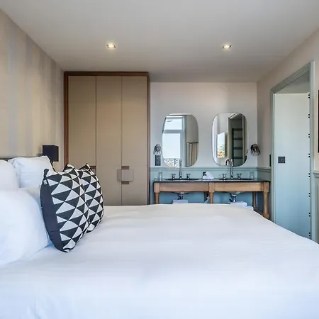Le Boutique & Hotel 5*